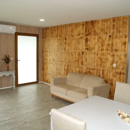 Quintinha Do Periqueiro 4*