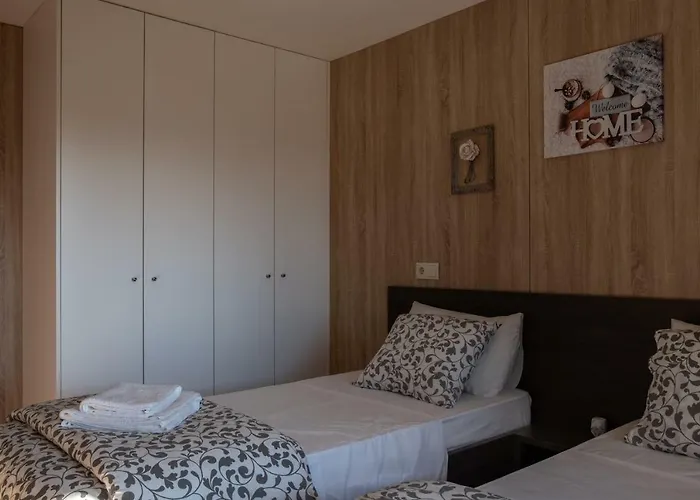 Quintinha Do Periqueiro 4*