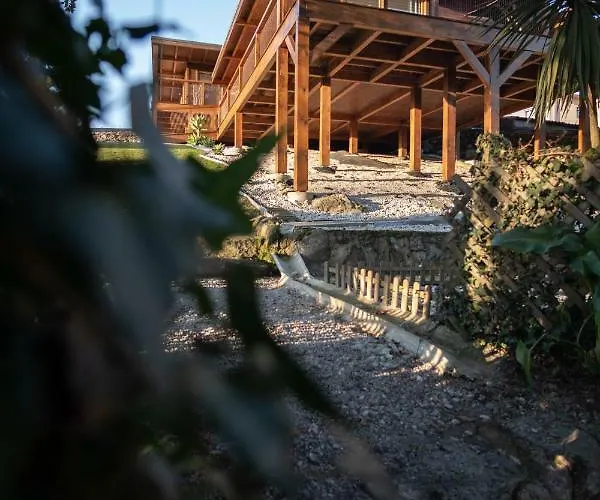 Quintinha Do Periqueiro 4*